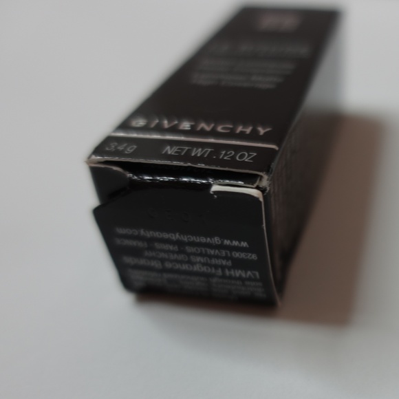 GIVENCHY Luminous Matte Lipstick in 500 Enigmatic Red *LE* - Picture 3 of 10